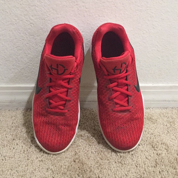 ❤️ NIKE HYPERDUNK ❤️ RARE COLLECTION GORGEOUS RED SPORTS SHOES .